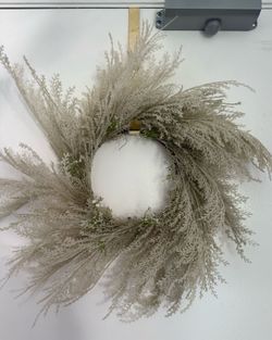 White Wreath 17inch wide