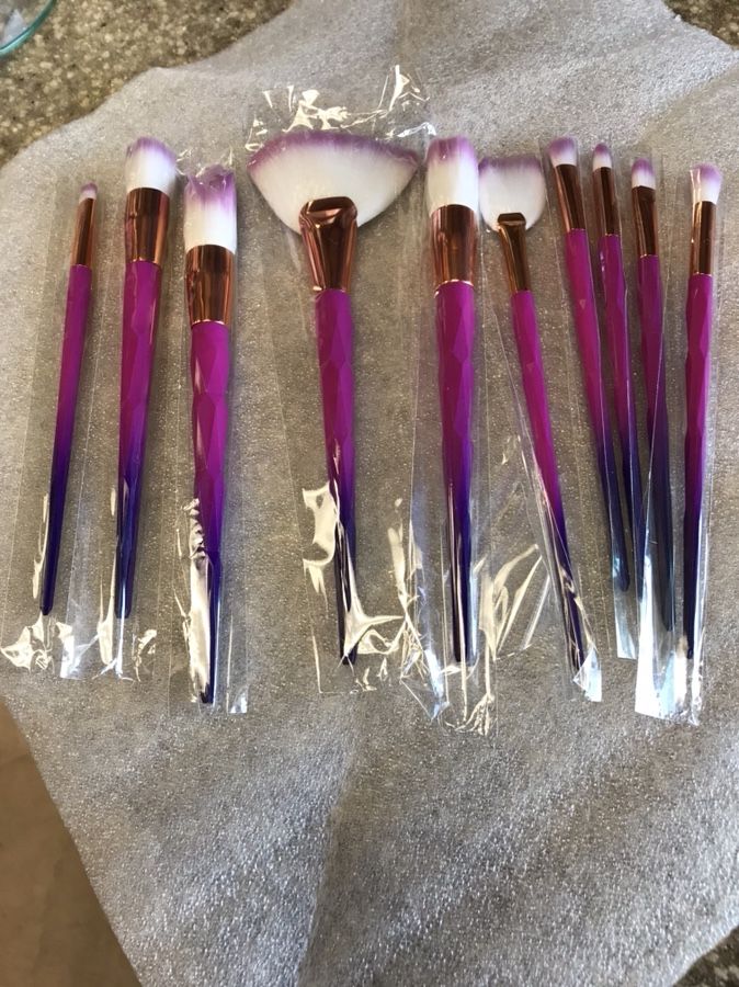 Makeup brushes