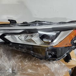 Nissan Altima Driver and Passenger Side LED Headlight Assembly Compatible With 2019-2022