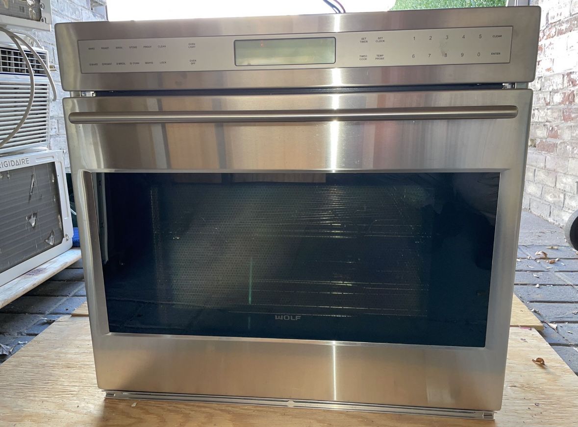Wolf Electrical Oven 