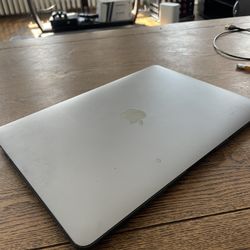 MacBook Air 2022 M1 