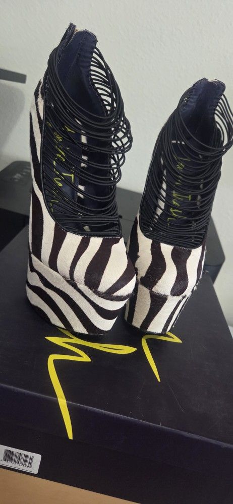 Baker Zebra Heels 👠Size 7
