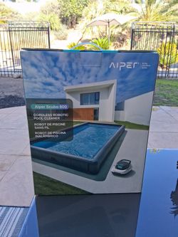 AIPER SCUBA 800 CORDLESS ROBOTIC POOL CLEANER*** BRAND NEW