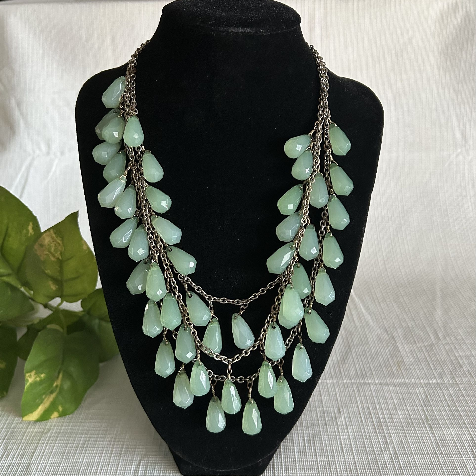π§π» Chandelier Drop Statement Necklace