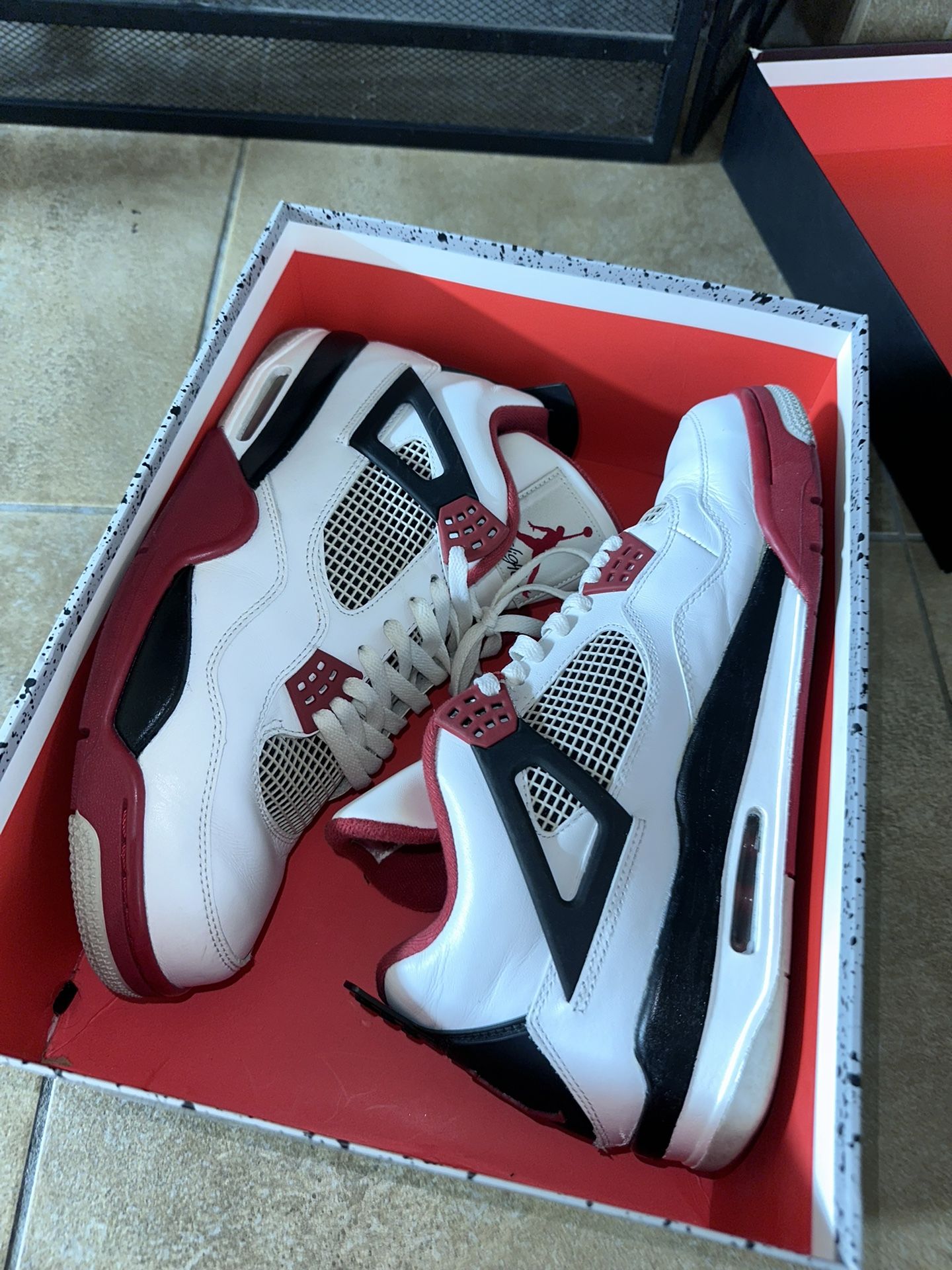 Jordan 4 Retro Fire Red
