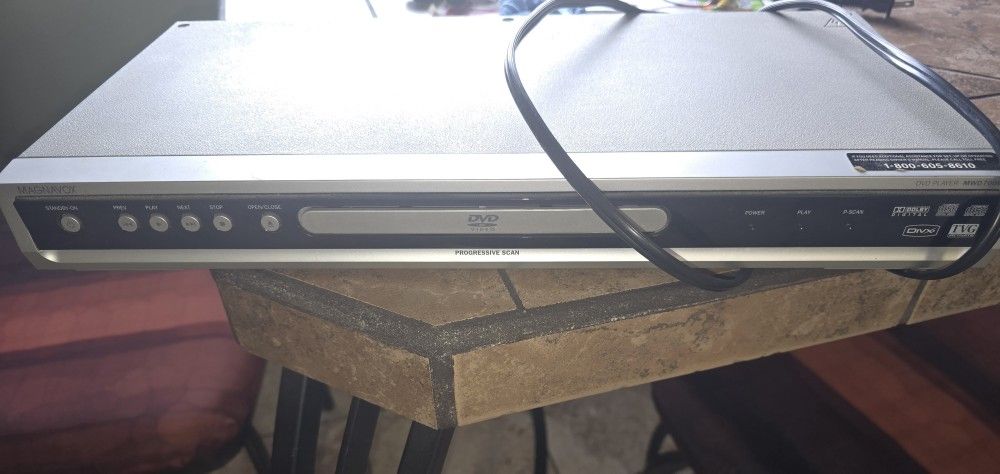 Magnavox dvd player not a blu ray Parma pu no remote nothing wrong with it though just upgraded tvs No Hdmi