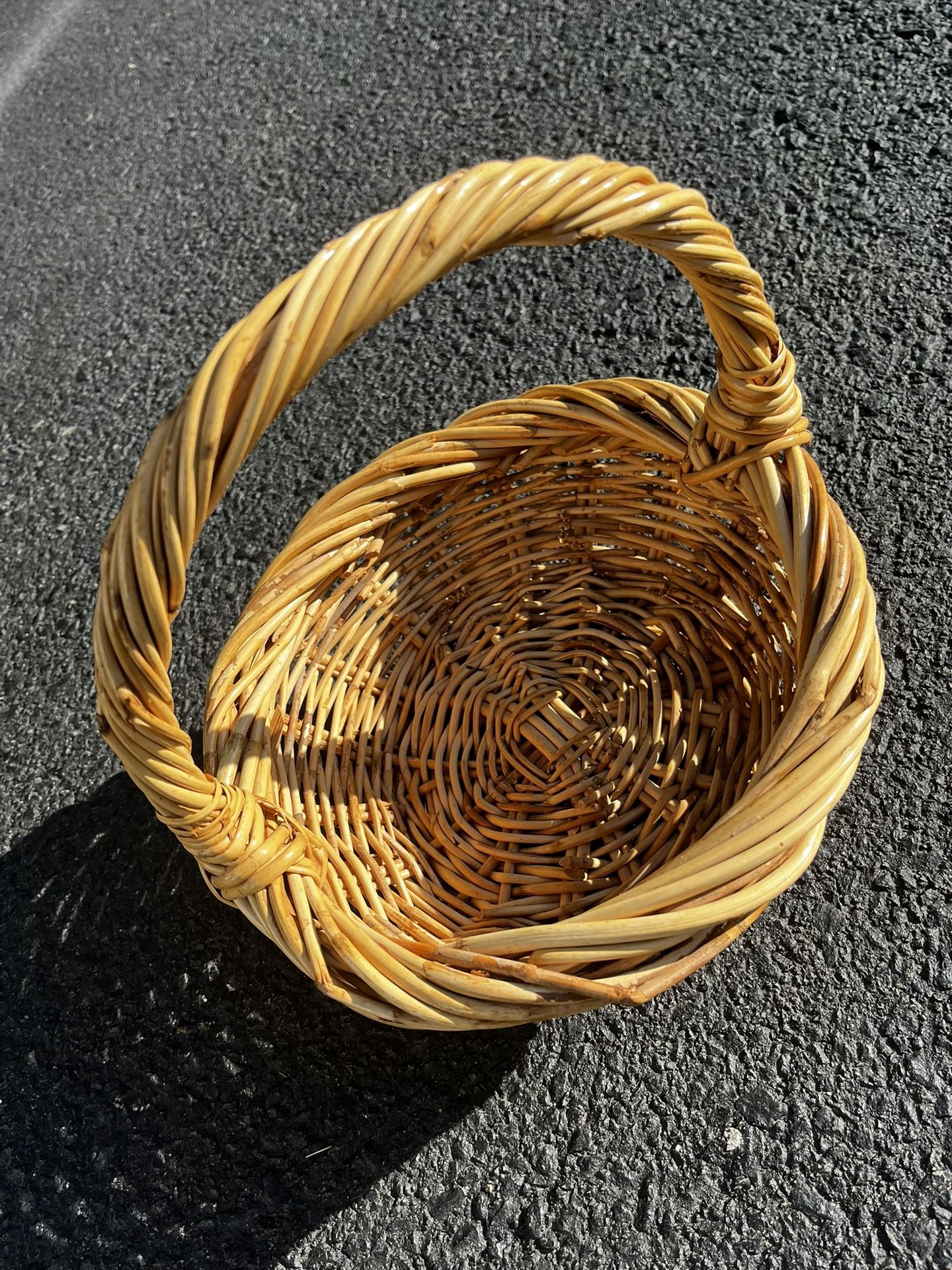 small woven wicker basket with handle