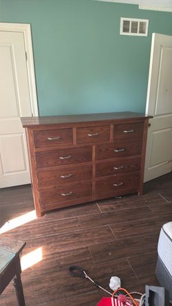 Dresser 50W × 21D × 42H excellent shape
