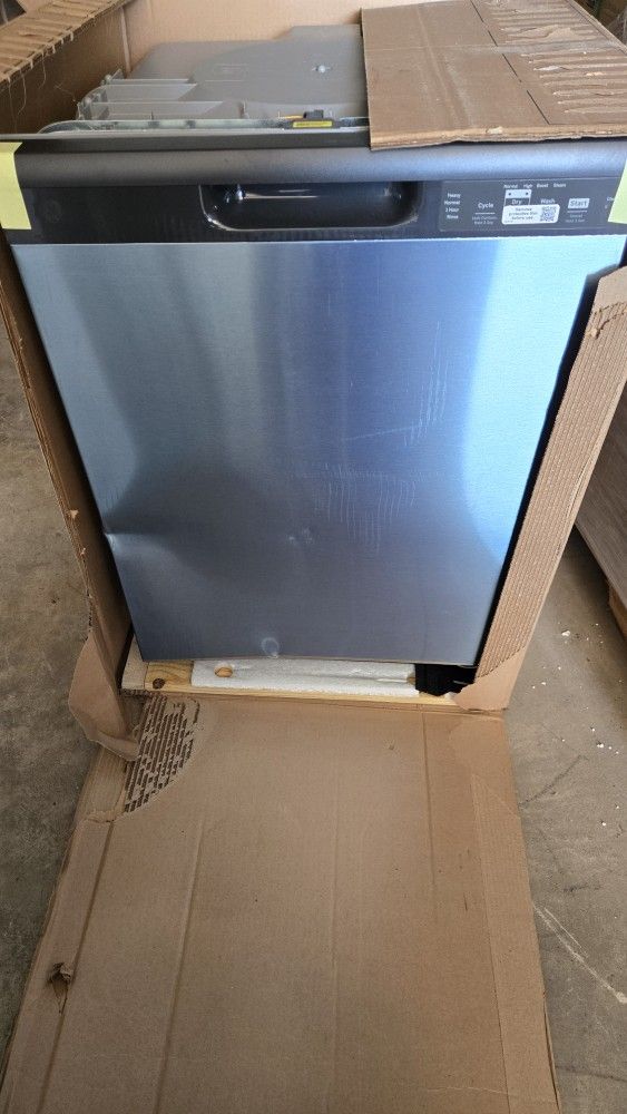 GE
24 in. Built-In Tall Tub Stainless Front Control Dishwasher with Dry Boost, 59 dBA