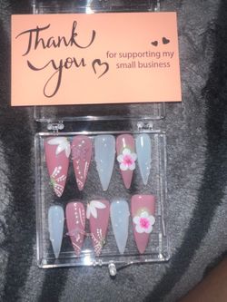 Press on nails