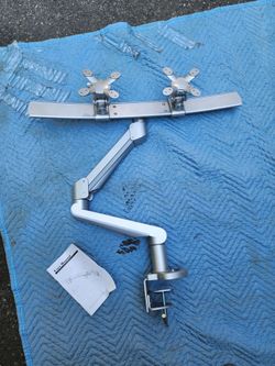 Dual Monitor Arm 