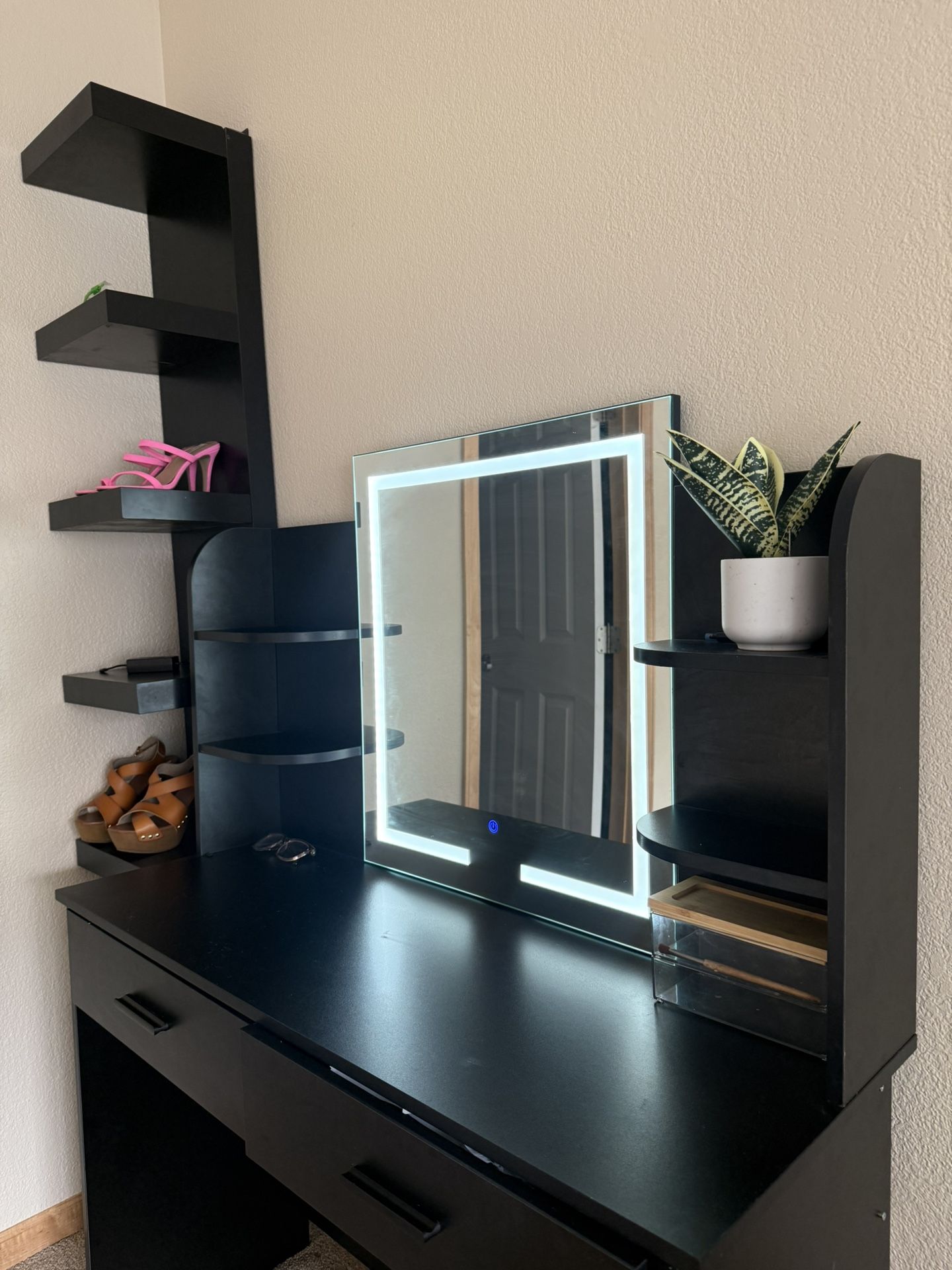 Vanity With LED Lights 
