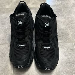 (SEND OFFERS)Balenciaga Runners