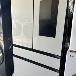 Samsung Bespoke Counter-Depth 22.5-cu ft 4 -Door Smart Compatible French Door Refrigerator with Dual Ice Maker with Water Dispenser and Door within Do