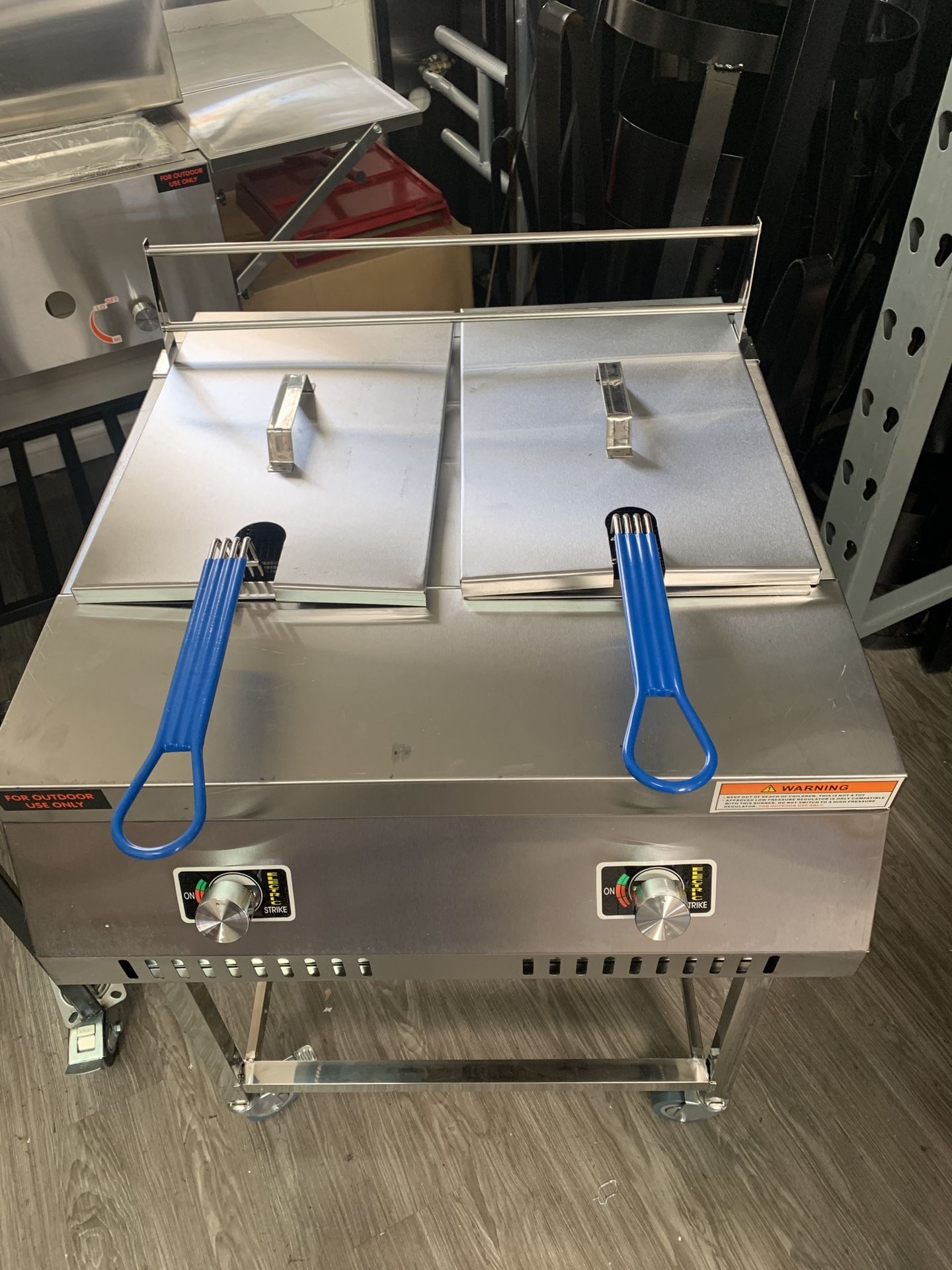 New Stainless Deep Fryer With Hose And Regulator And Burners / Nuevo Fridora De Gas Propano Nuevo Con Canastas Para Freir Especial Lawn & Garden