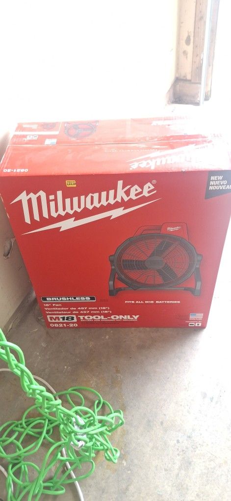 18" Milwaukee M18 Fan