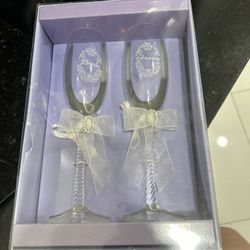 Wedding Collection Bride and Groom Toasting Flutes