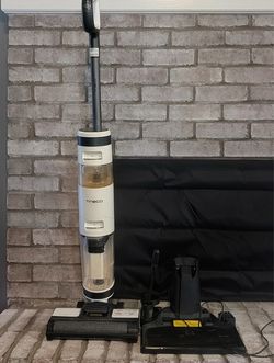 Tineco mop/vacuum (MOVING SALE)