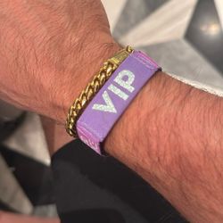 2 Edc Vip Wristbands Available 