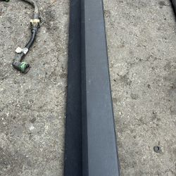 2024 Cadillac Xt5 Right Front Door Trim Molding 