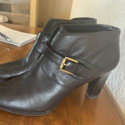 Franco Sarto Black Pull On Ankle Booties Size 9