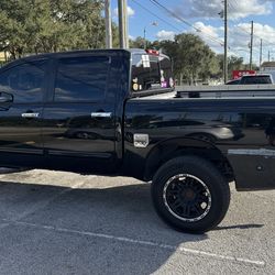 04 Nissan tita LE crew cab 2wd 4d