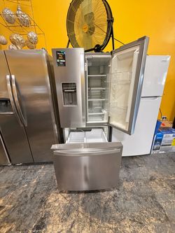 Refrigerator whirlpool 30”