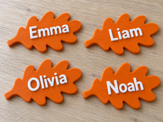 Personalized Oak Leaf Place Names, Set of 4, Fall Table Decor, Custom Colors