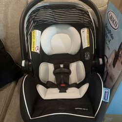 Graco SnuRide Lite Infant Car seat