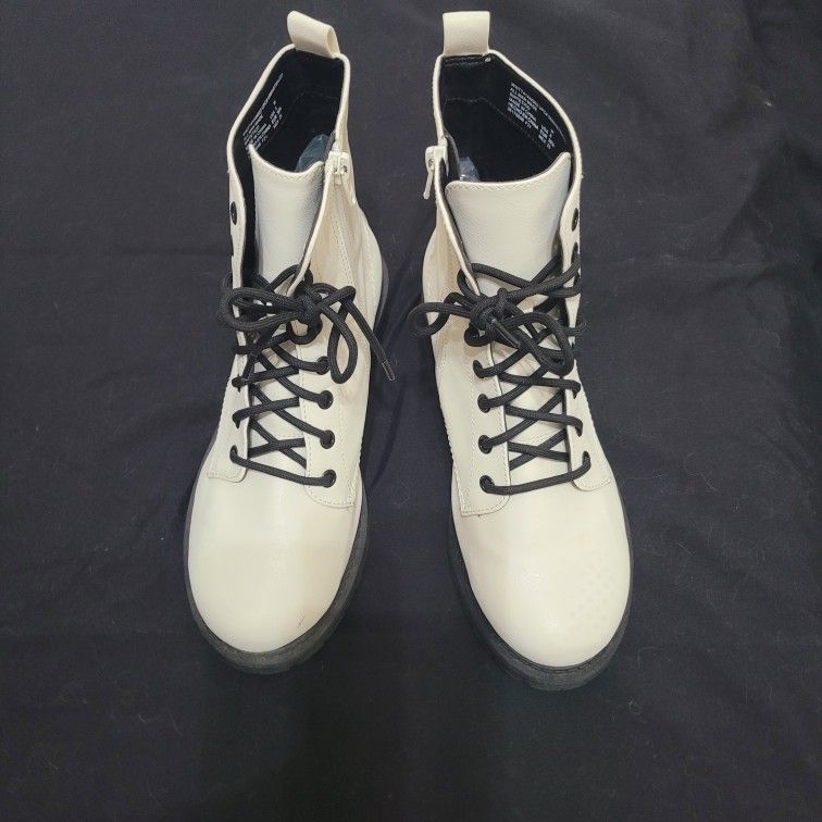 Ladies White Lace Up Boots