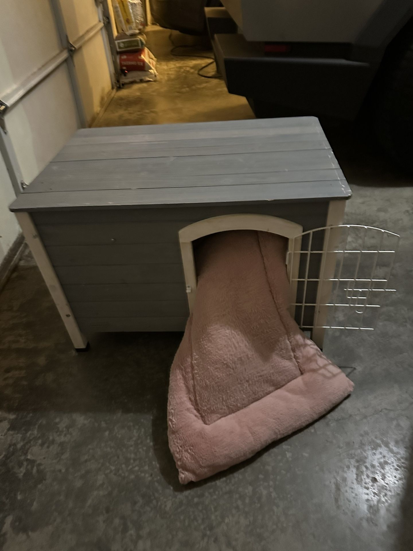 Petsfit Wooden Indoor Dog House With Bedding
