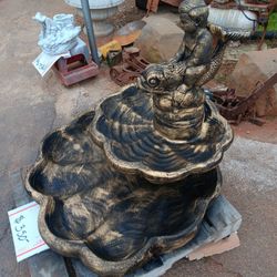 Fountain 2 Tier On Pedistal With Topper
