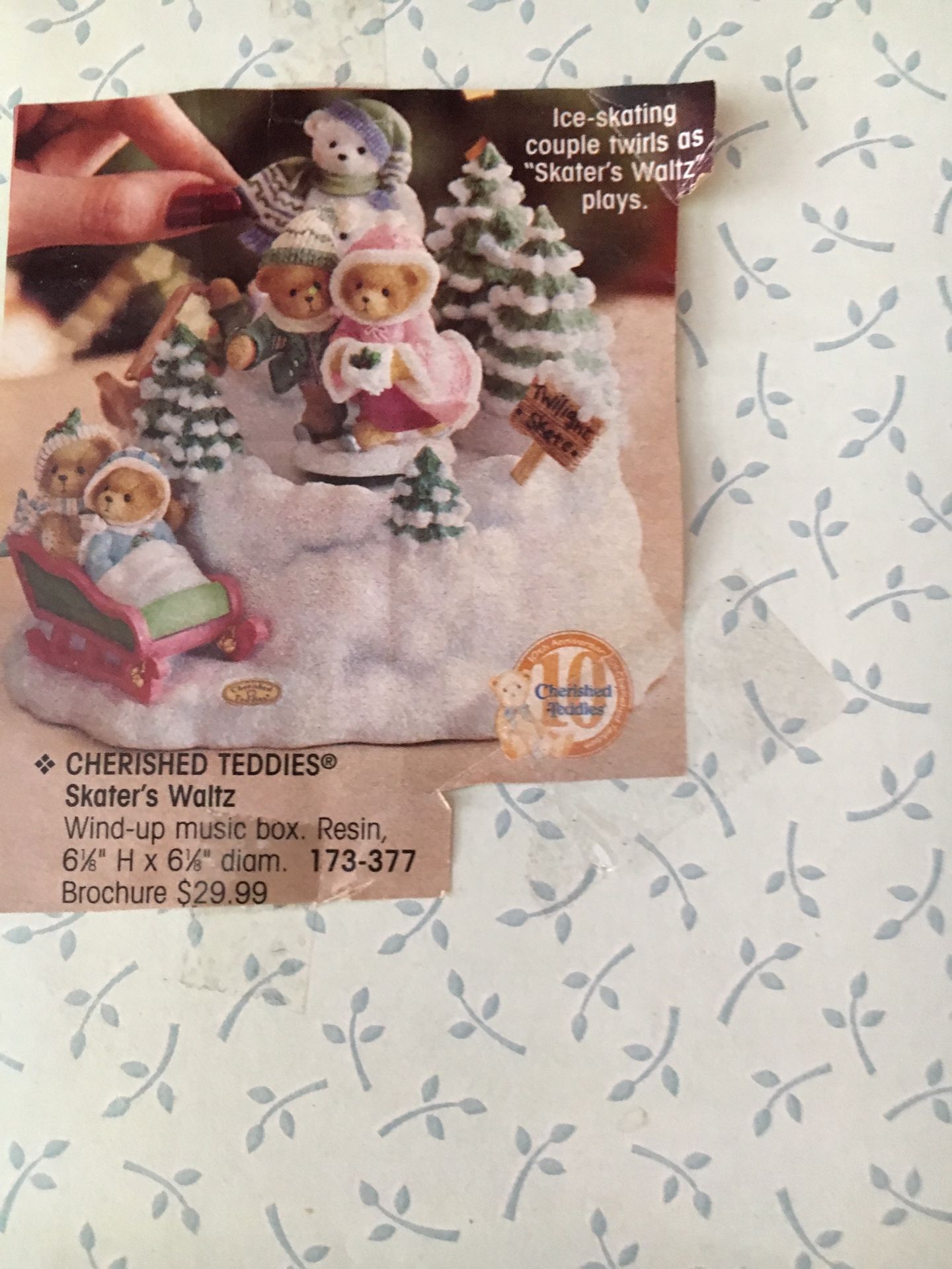 Cherished Teddies Skaters Waltz