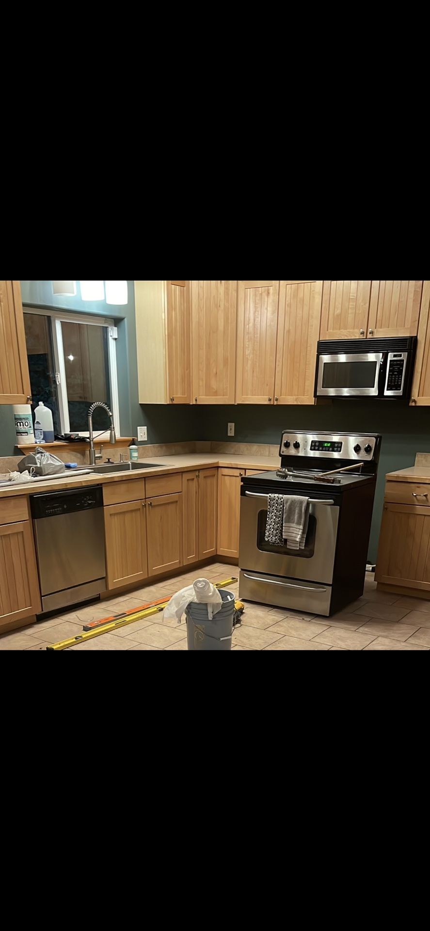 Kitchen Cabinets Need Gone ASAP $1000 OBO So Far Best Offer Is $500