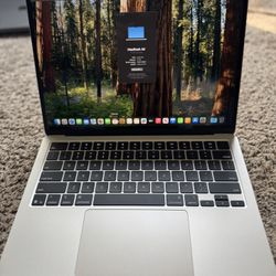 MacBook Air M4 2025