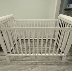Crib with mattress