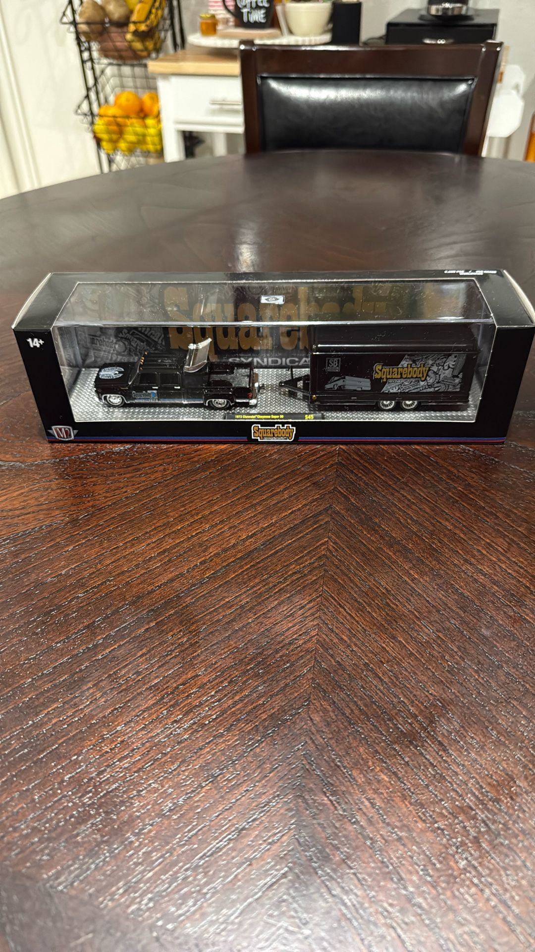 M2 Machines Squarebody Syndicate 73 CHEVY CHEYENNE 30 & 73 GMC SIERRA