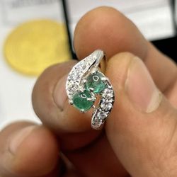 Ladies Diamond Emerald Ring 