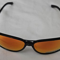 New Oakley Women's Aviator Sunglasses