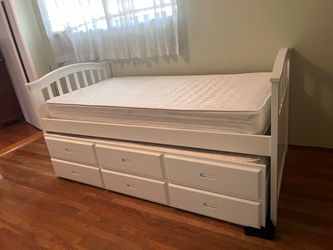 Twin daybed