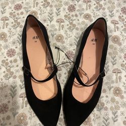 Black Pointy H&M Flats Size 7 New