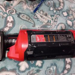 Milwaukee Bluetooth Radio W/ 2 Batteries & Charger