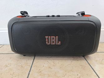 JBL Partybox On The Go Essential