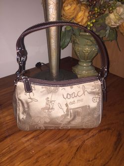 Coach Wristlet w/Stagecoach print