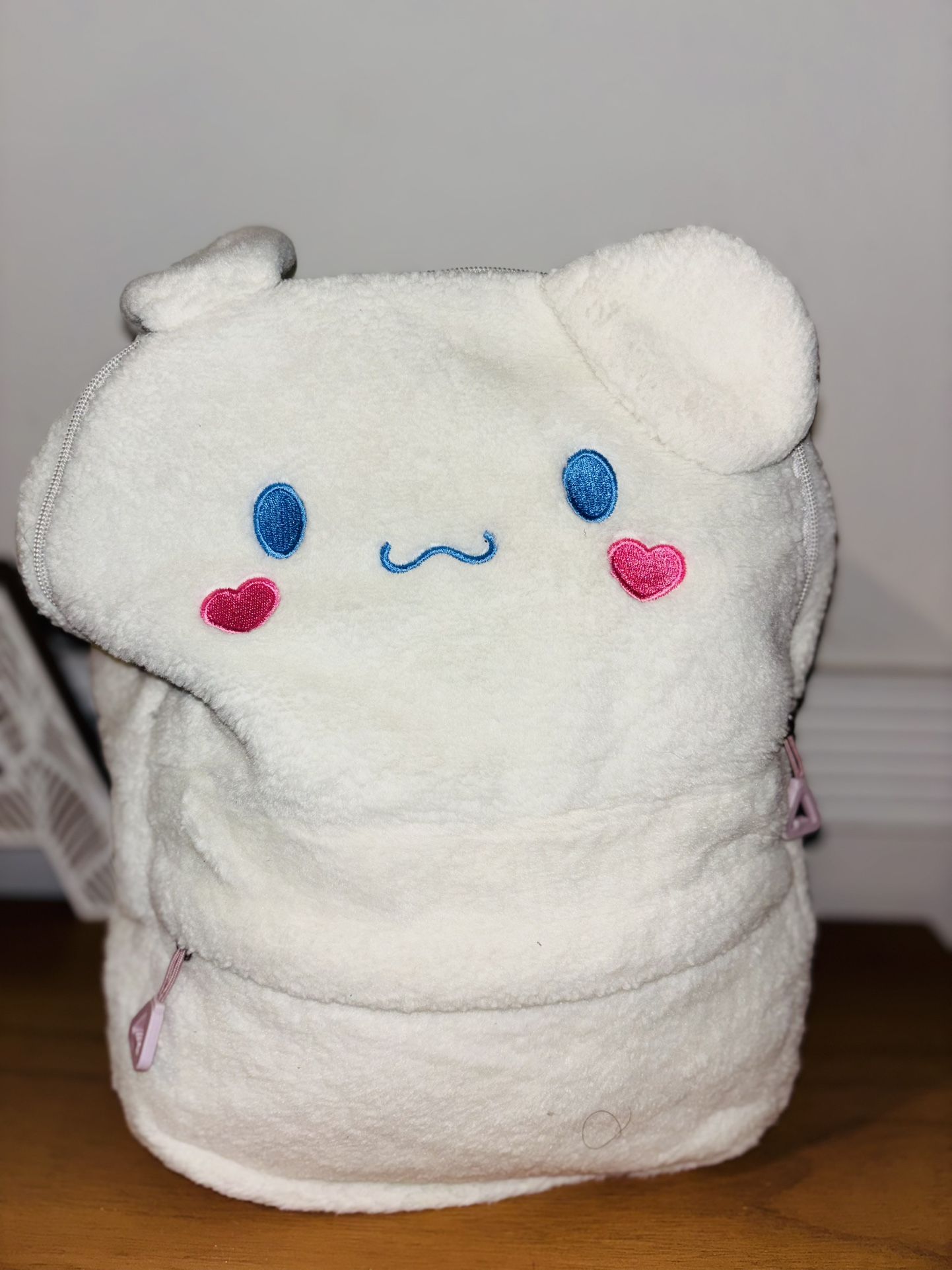 Fluffy Cinnamon Roll backpack 