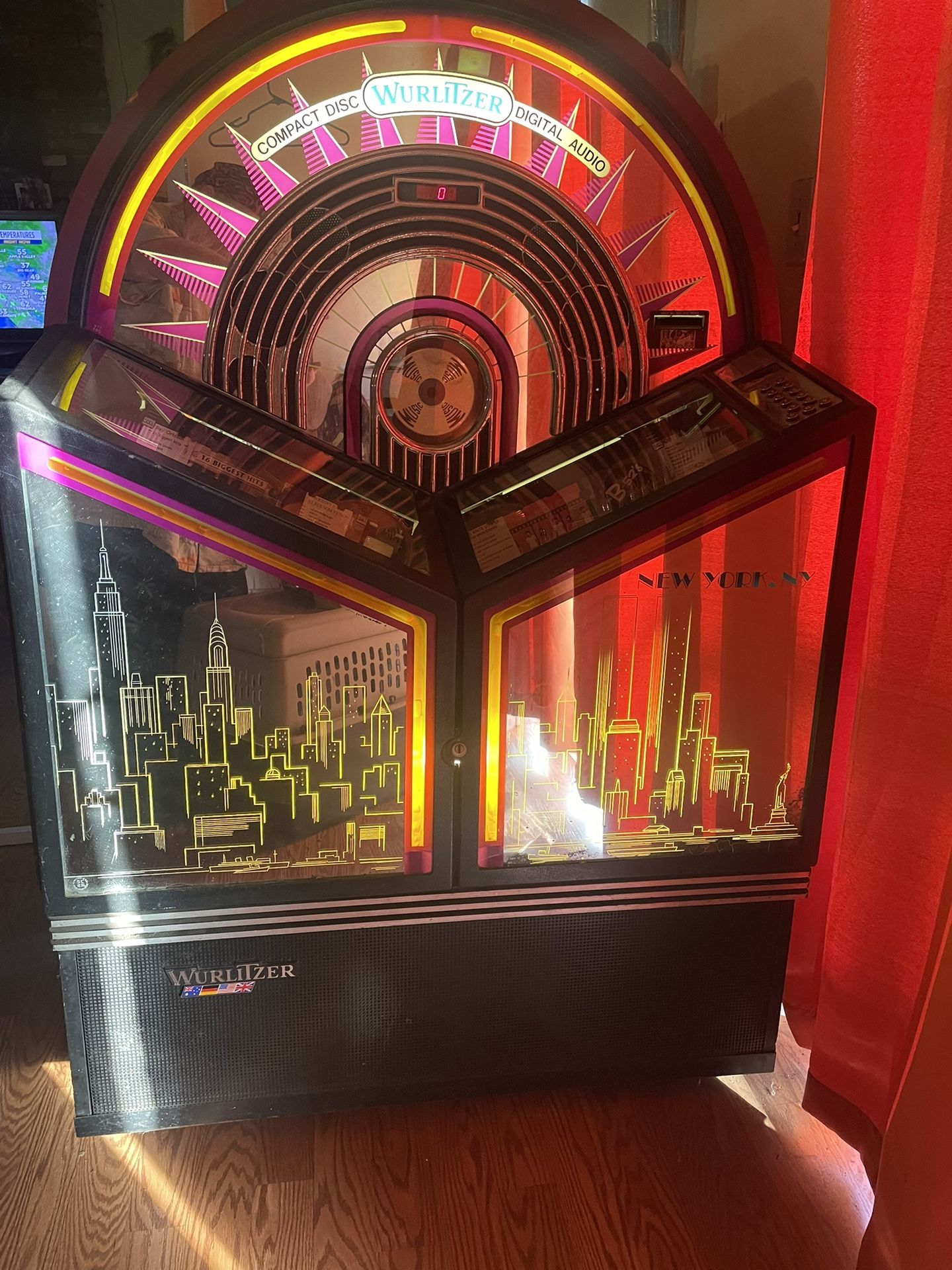 Wurlitzer Bubbler CD Jukebox Classic New York Skyline With Twin Towers