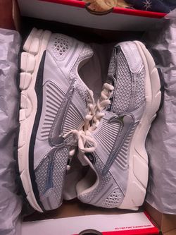 Size 12 Nike Comero 5