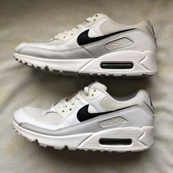 Nike Air Max 90 Women’s Size 9.5 Have Some Yellowing In Some Parts Still Good Condition 