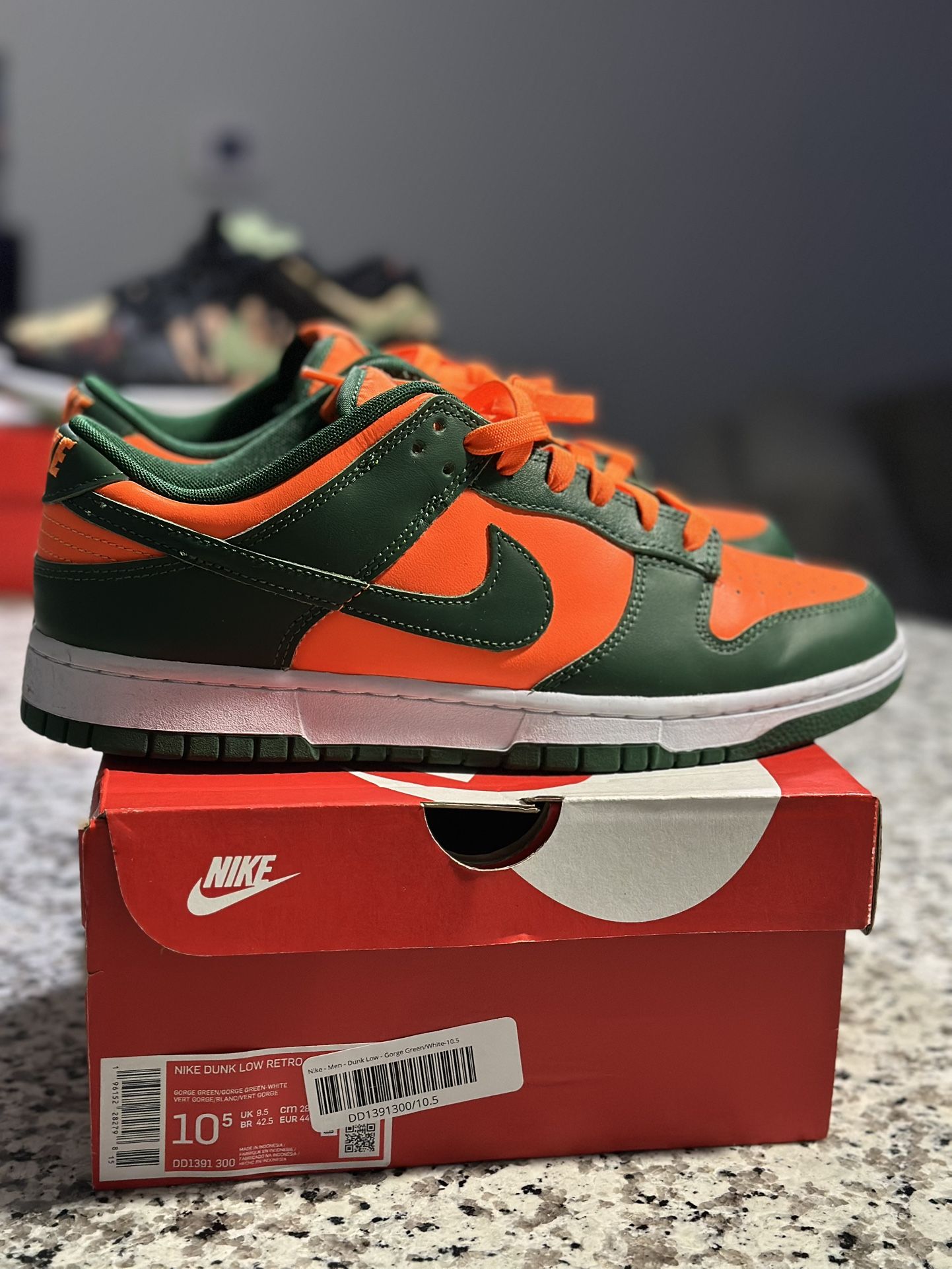 NIKE DUNK LOW “MIAMI HURRICANES” SZ. 10.5