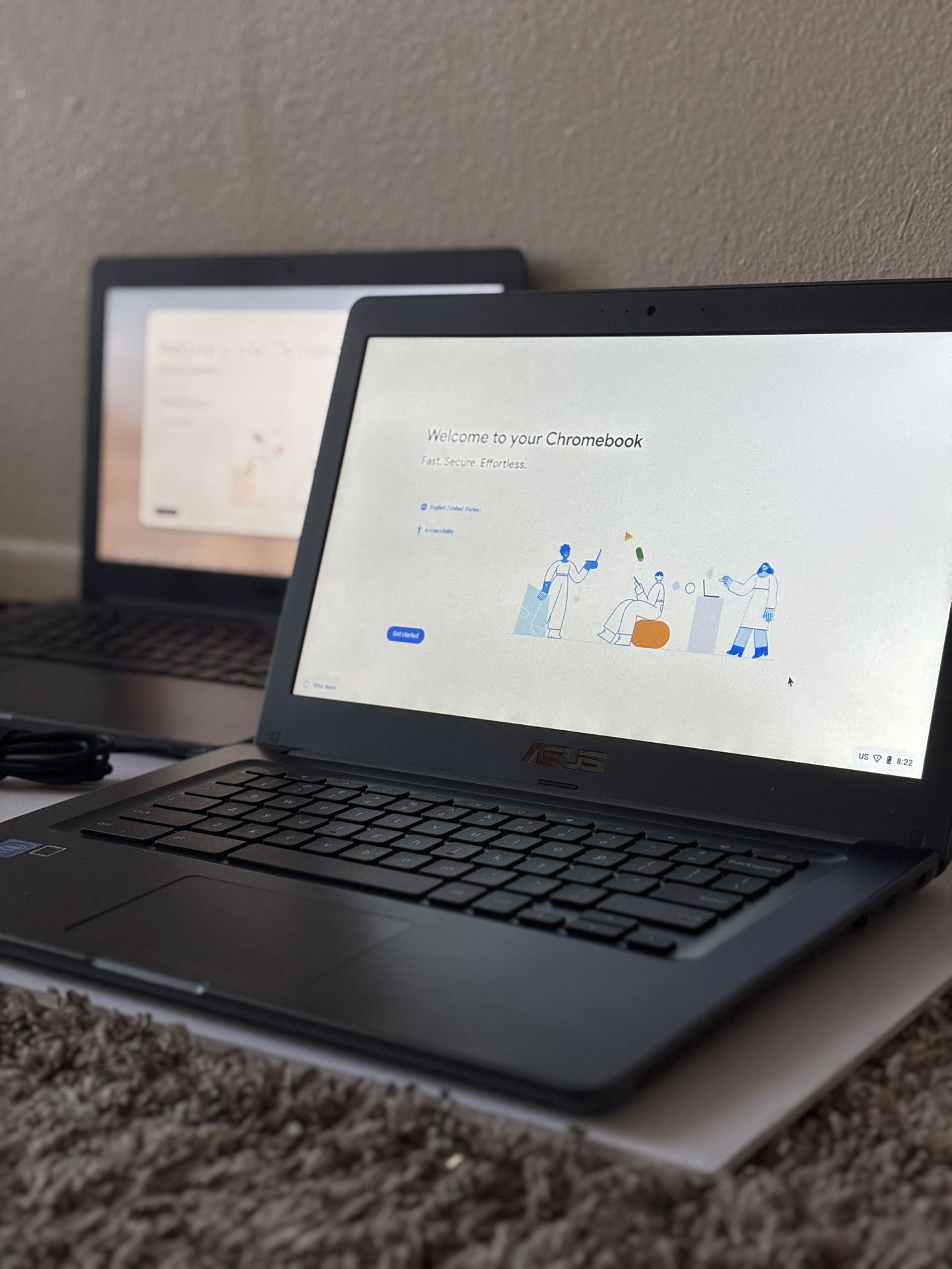 2 Asus Chromebooks C403